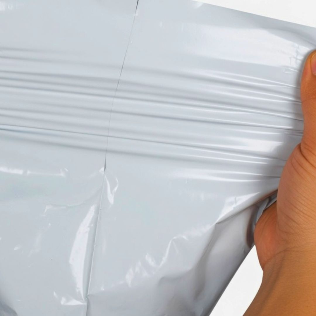 Pack de 100 Bolsas De Envío Auto Pegantes Blancas